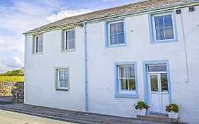 2 Park Nook Close